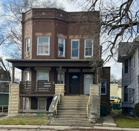 111 N Center St in Joliet, IL - Building Photo