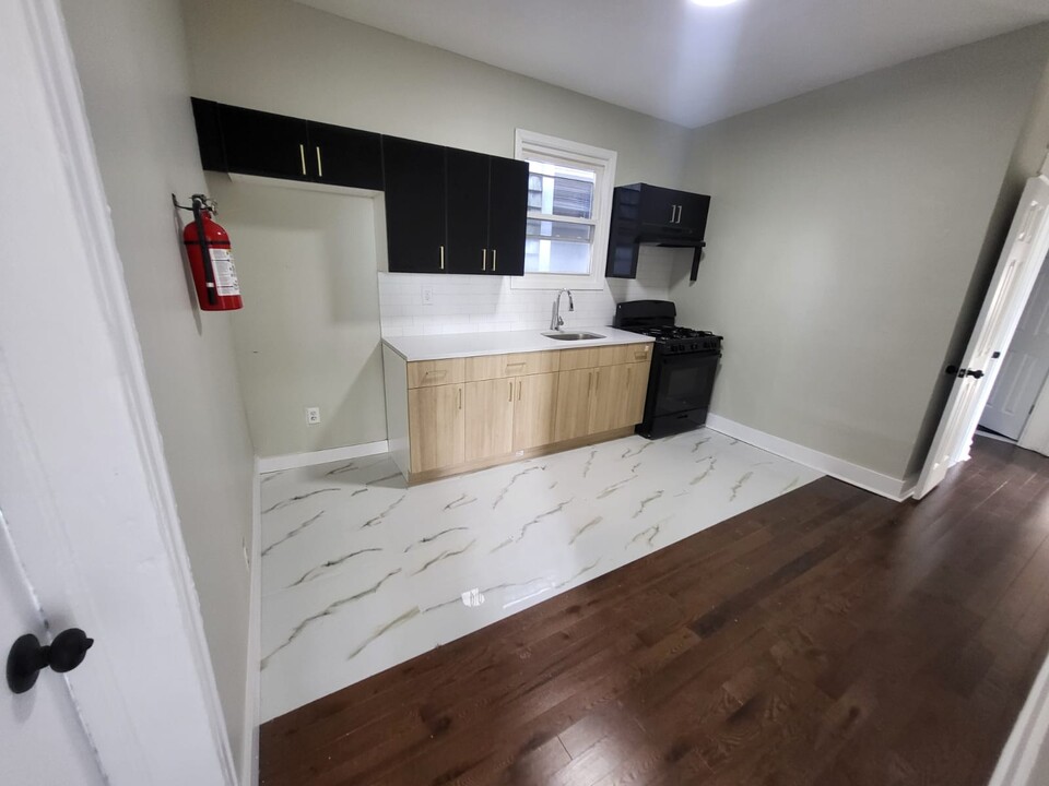 337 S 19th St in Newark, NJ - Building Photo