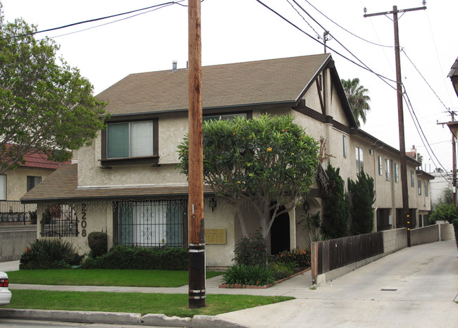 2208 Larch St in Alhambra, CA - Building Photo - Building Photo