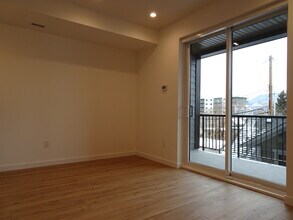 660 Cawston Ave in Kelowna, BC - Building Photo - Building Photo
