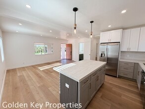 1724 Broadway St in Oceanside, CA - Building Photo - Building Photo