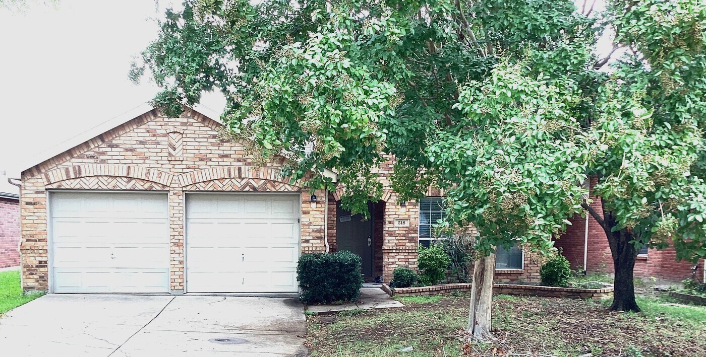 518 Tumbleweed Dr in Forney, TX - Building Photo