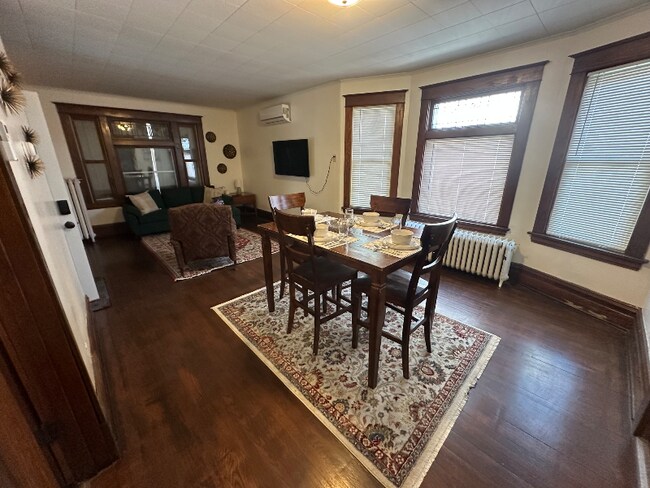 888 Sherburne Ave in St. Paul, MN - Building Photo - Building Photo
