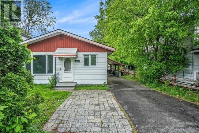 property at 628 Hochelaga St