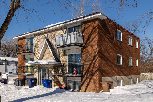 2295 Vallières Rue