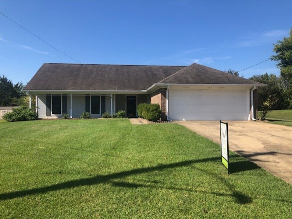 803 W Bay Cir in Tupelo, MS - Building Photo