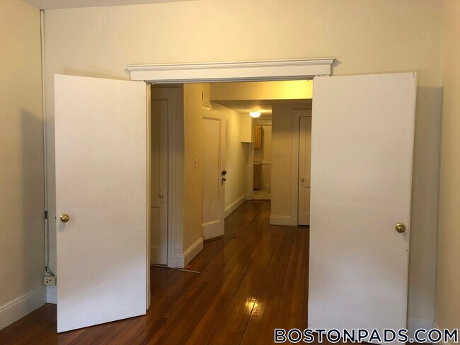131 Washington St, Unit 1 in Boston, MA - Building Photo - Building Photo