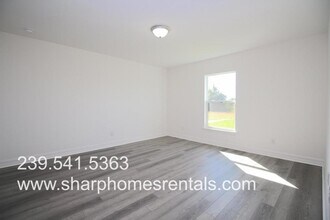 4142 NE 20th Pl in Cape Coral, FL - Building Photo - Building Photo