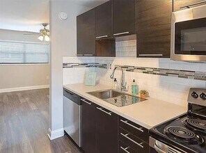 3102 W San Juan St in Tampa, FL - Building Photo - Building Photo