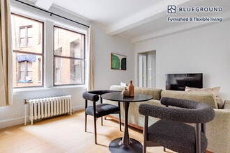 244 W 72nd St in New York, NY - Building Photo - Building Photo