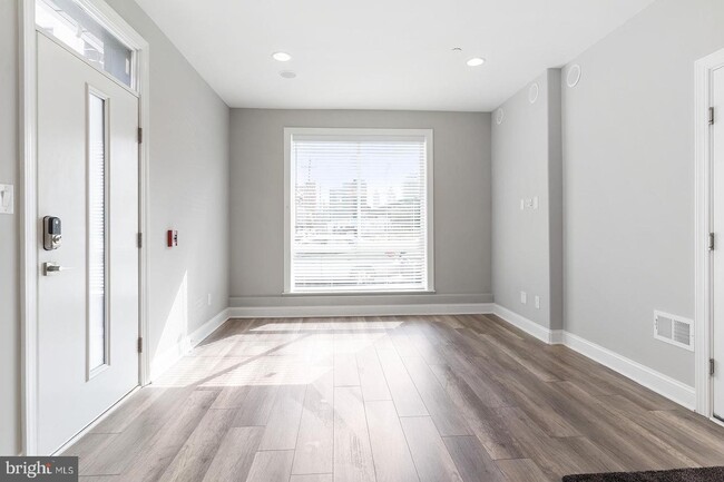 1419 POPLAR St-Unit -1 in Philadelphia, PA - Building Photo - Building Photo