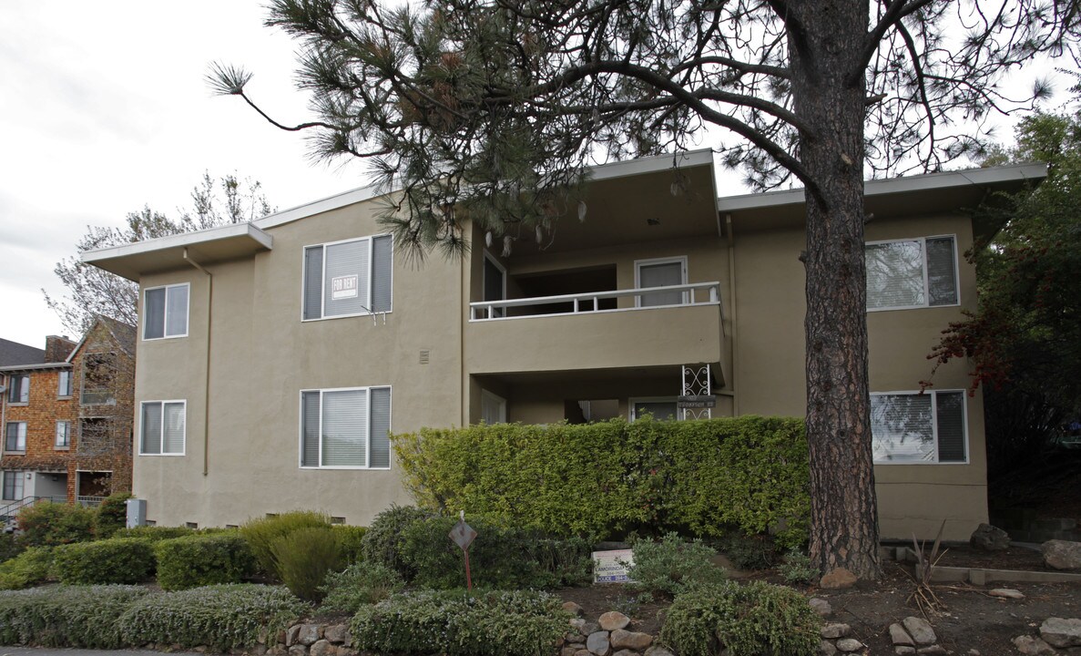 1000 Terrace Way in Lafayette, CA - Foto de edificio