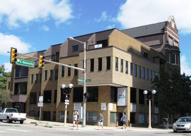555 S Forest Ave, Unit 401 in Ann Arbor, MI - Building Photo - Building Photo