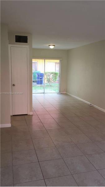 2604 NW 52nd Ave in Lauderhill, FL - Building Photo - Building Photo