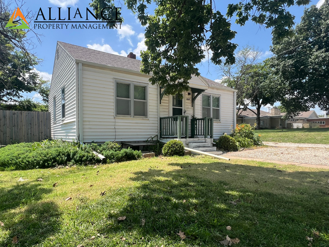 1869 Platt St in Manhattan, KS - Building Photo - Building Photo