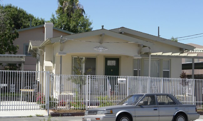 Cypress Apartments in Pittsburg, CA - Building Photo - Building Photo