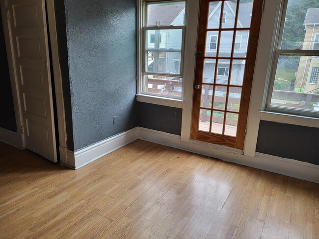 404 Grace St, Unit 3rd Floor
