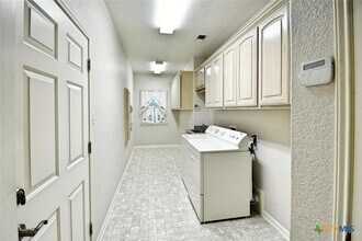 2725 Diamond Trail in New Braunfels, TX - Building Photo - Building Photo