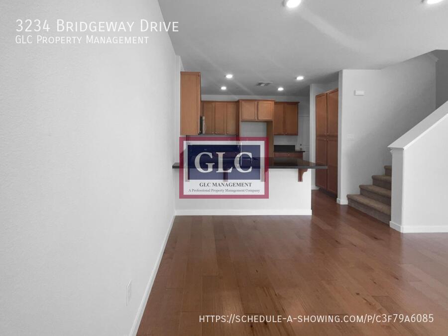 3234 Bridgeway Dr in Rancho Cordova, CA - Building Photo