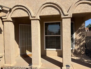 2125 Sierra Ln NE in Rio Rancho, NM - Building Photo - Building Photo