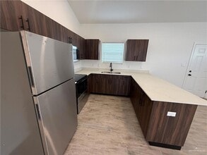2701 Brownjay Rd, Unit Apt3 in Weslaco, TX - Building Photo - Building Photo