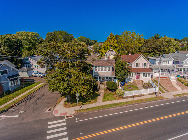 980 Ocean Ave in West Haven, CT - Building Photo - Building Photo