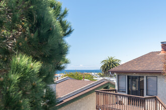 907 5th St, Unit C in Hermosa Beach, CA - Foto de edificio - Building Photo