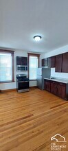 2215 S Albany Ave in Chicago, IL - Building Photo - Building Photo