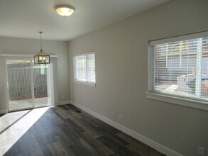 1182 Mariel Pl S in Salem, OR - Foto de edificio - Building Photo