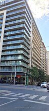 111 Elizabeth St in Toronto, ON - Building Photo - Building Photo