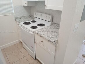 12905 Arch Creek Rd-Unit -5 in North Miami, FL - Building Photo - Building Photo