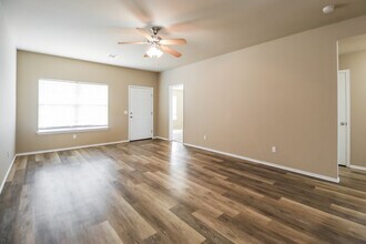 11421 SW 25th Terrace in Yukon, OK - Building Photo - Building Photo