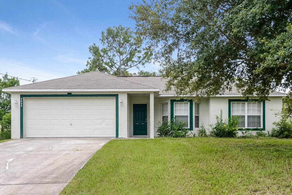 4088 Everett Ave in Spring Hill, FL - Building Photo