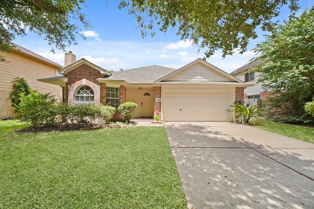 19322 Cactus Rose Dr in Katy, TX - Building Photo