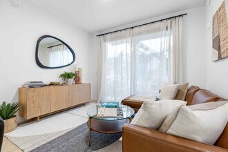 16800 NW 2nd Ave, Unit B in North Miami Beach, FL - Building Photo - Building Photo