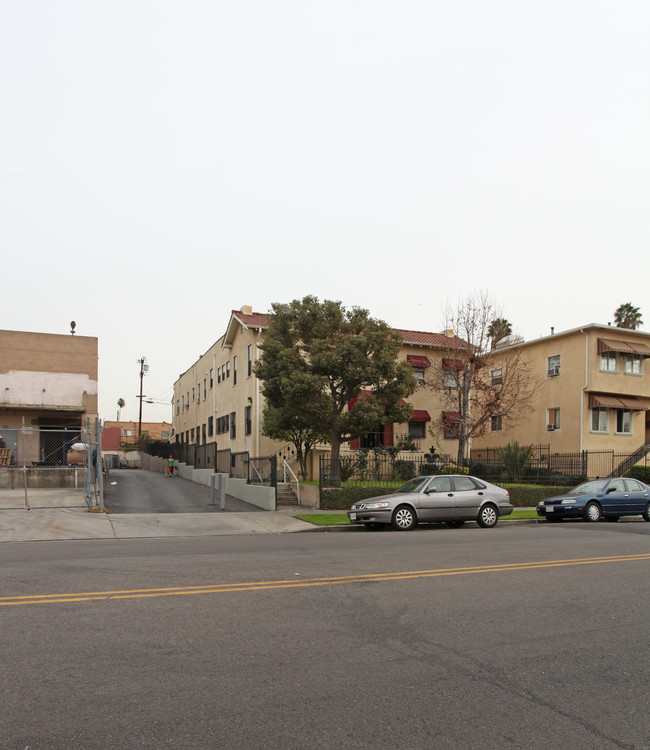 1418 N Hobart Blvd in Los Angeles, CA - Building Photo - Building Photo