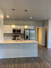 233 NW Greenway Pl in Waukee, IA - Building Photo - Building Photo