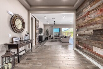 6050 E Santa Cruz Dr in Scottsdale, AZ - Foto de edificio - Building Photo