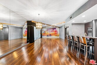 6250 Hollywood Blvd in Los Angeles, CA - Foto de edificio - Building Photo