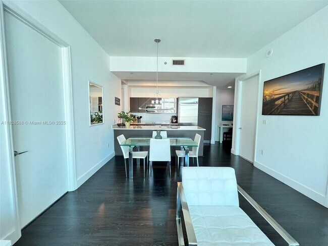 55 SE 6th St, Unit 4103 in Miami, FL - Building Photo - Building Photo