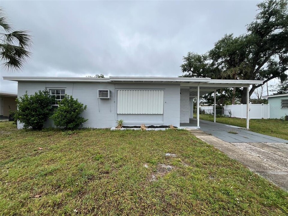 2513 Elkcam Blvd in Port Charlotte, FL - Building Photo