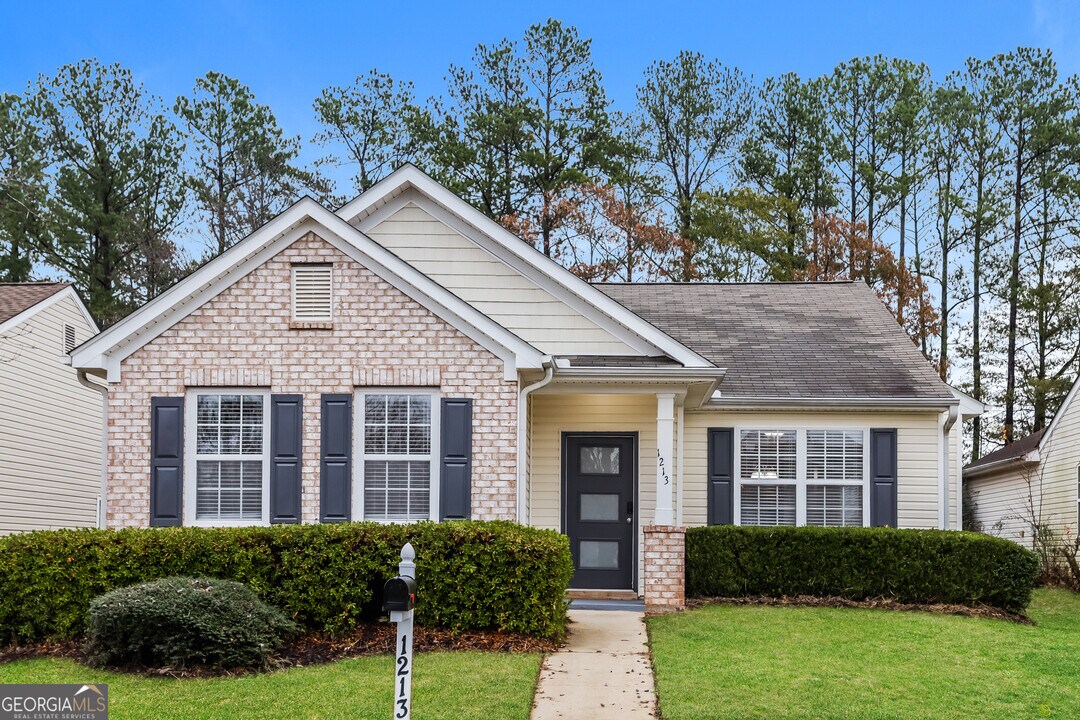 1213 Winwood Dr in Mcdonough, GA - Building Photo