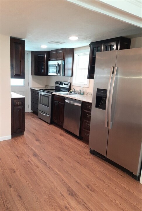 11 N Boundary Rd in Pembroke, MA - Building Photo