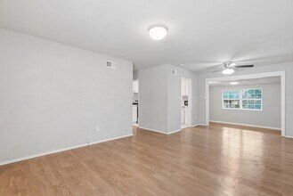 2 La Brea Blvd in Savannah, GA - Building Photo - Building Photo