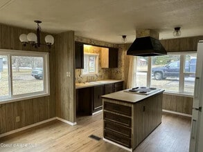 608 S Meadowdale Ave in Oldtown, ID - Foto de edificio - Building Photo