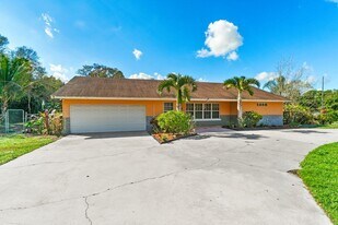 5313 Colbright Rd in Greenacres, FL - Building Photo