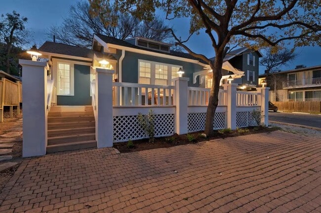 property at 1212 Baylor St