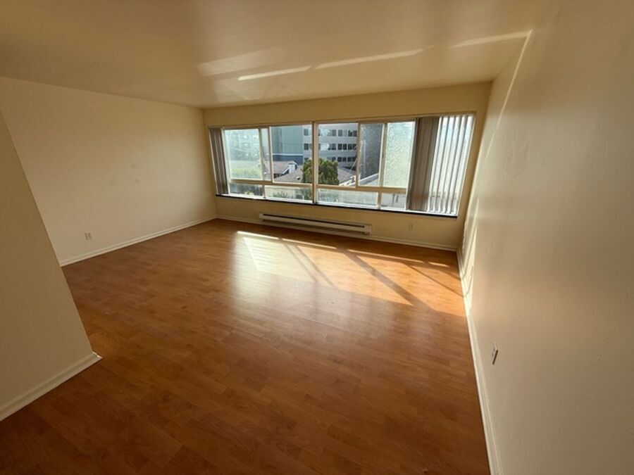 5210 Russell Ave NW in Seattle, WA - Building Photo