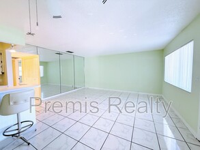 1235 S Highland Ave in Clearwater, FL - Foto de edificio - Building Photo