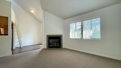 1043 Southwood Dr in San Luis Obispo, CA - Building Photo - Building Photo